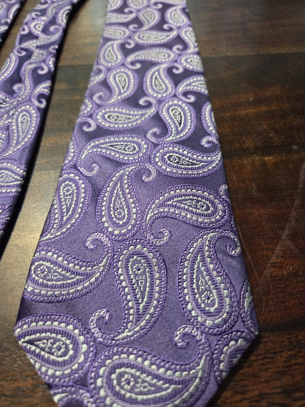 100% Silk Michael Michael Kors Men's Purple Paisley Tie